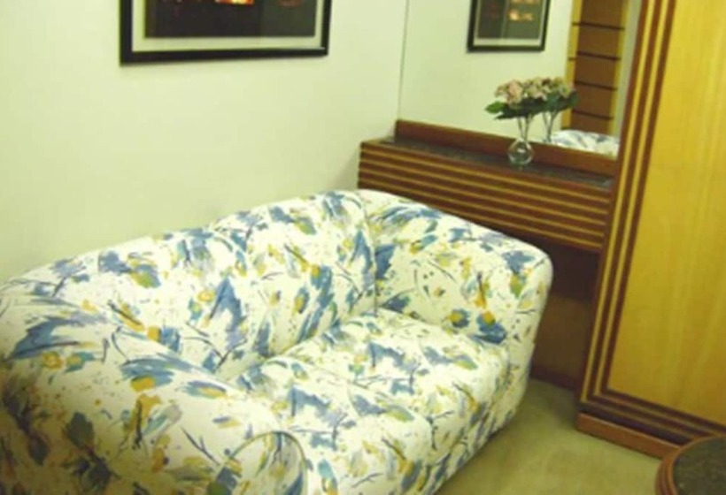 Отель Monumental Bittar