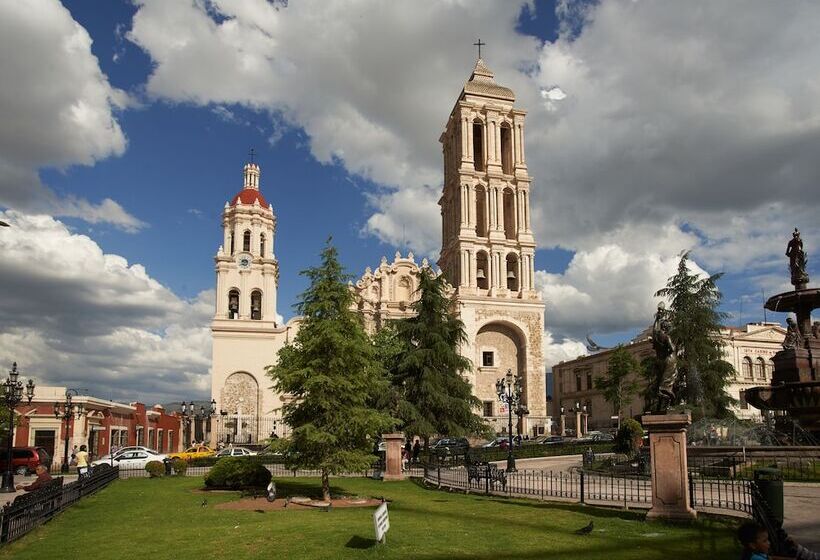 فندق One Saltillo Aeropuerto