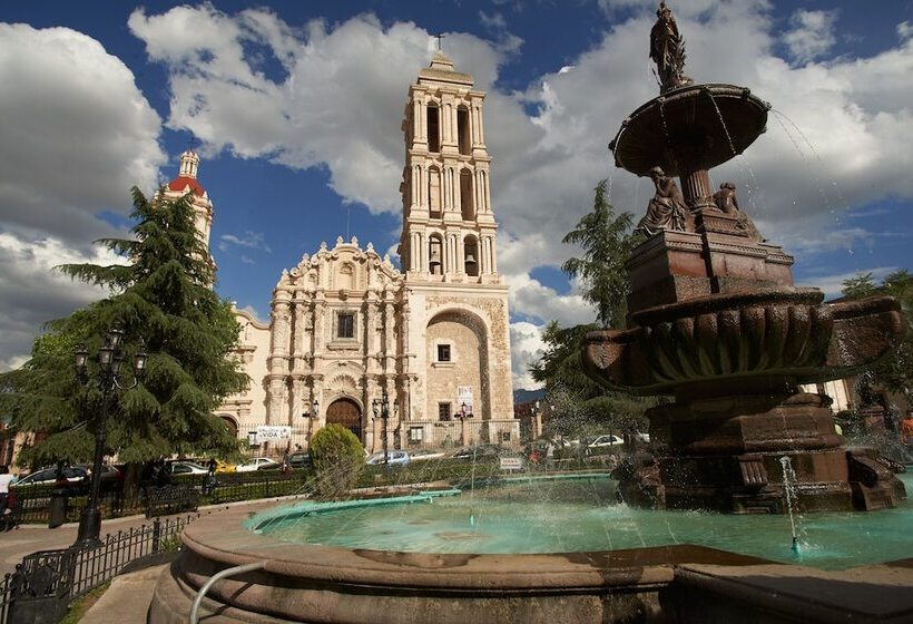 فندق One Saltillo Aeropuerto