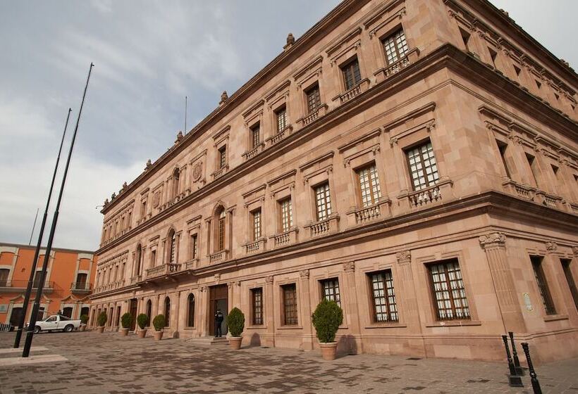 فندق One Saltillo Aeropuerto