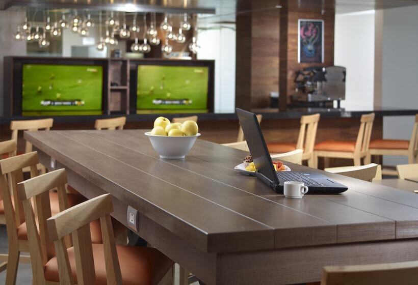 فندق One Saltillo Aeropuerto