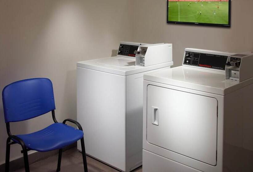 فندق One Saltillo Aeropuerto