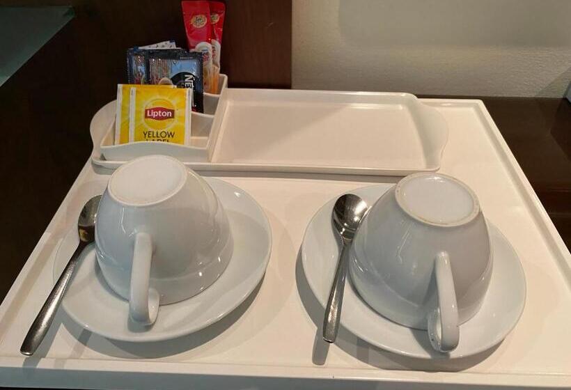 Phoenix Plaza Hotel Apartments