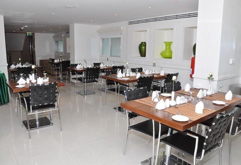 Phoenix Plaza Hotel Apartments