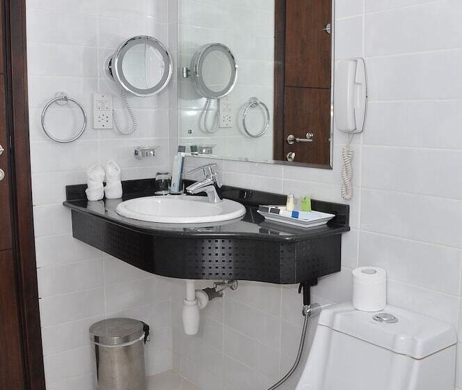 Phoenix Plaza Hotel Apartments