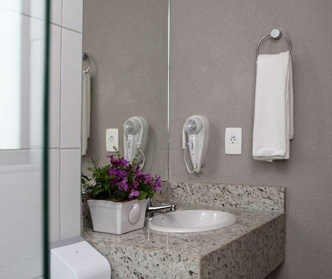 فندق Porto Maceio