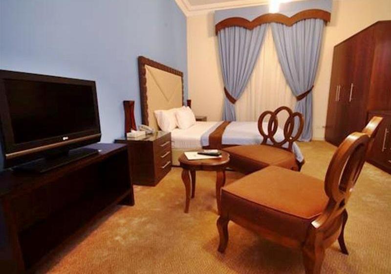 酒店 Royal & Suites