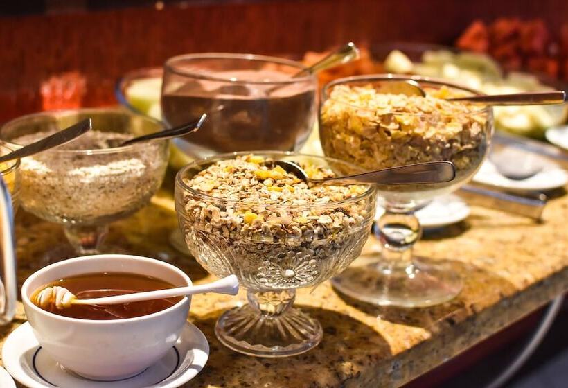 Отель Sandri City