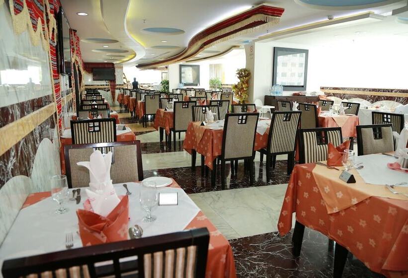 هتل Sharjah Palace