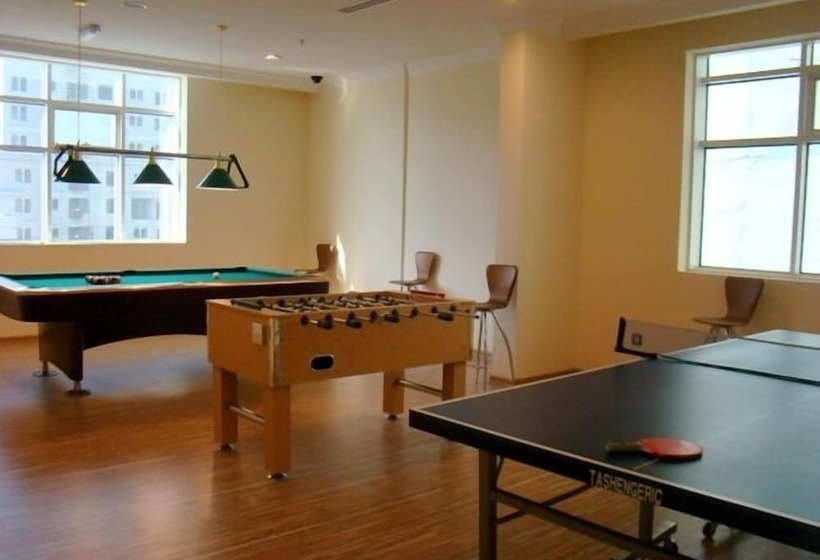 هتل Sharjah Palace