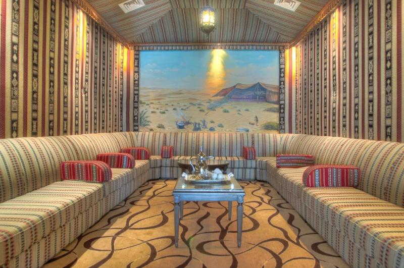 هتل Sharjah Palace