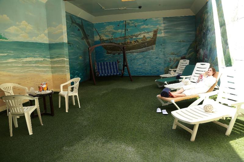 هتل Sharjah Palace