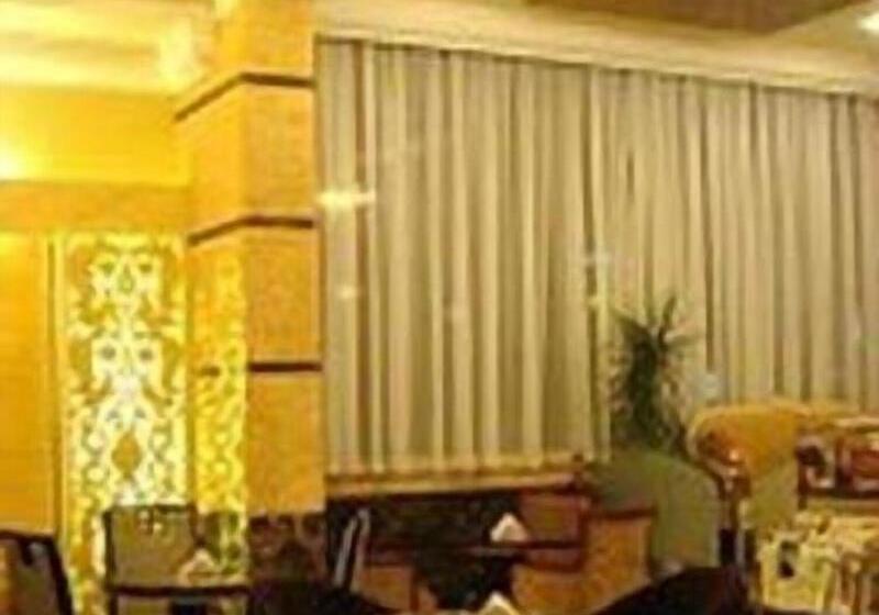 هتل Sharjah Palace