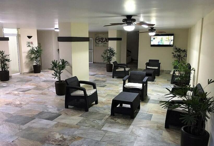 Del Real Hotel & Suites