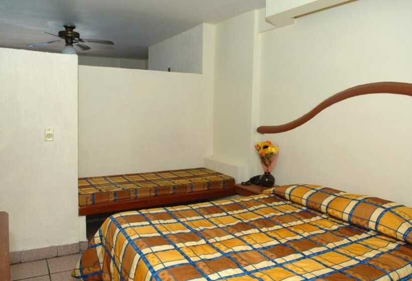 Del Real Hotel & Suites