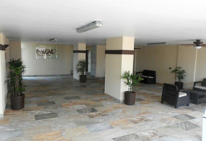 Del Real Hotel & Suites