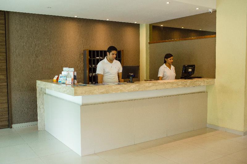 Отель Rede Andrade Vela Branca