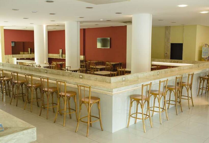 Отель Rede Andrade Vela Branca