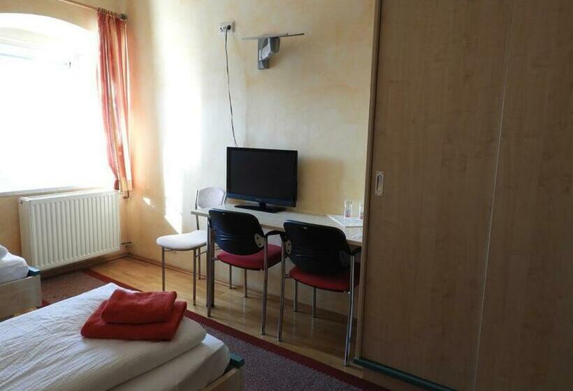 فندق صغير Gasthof Schlosswirt