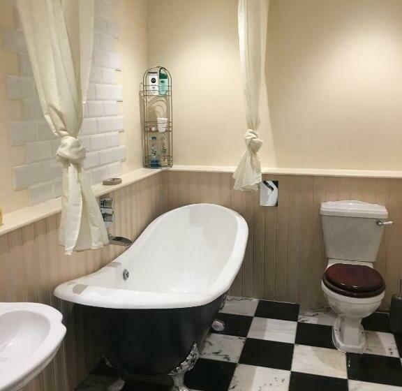 هاستل The Ship Inn