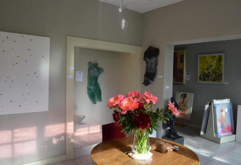 Art+bed And Breakfast