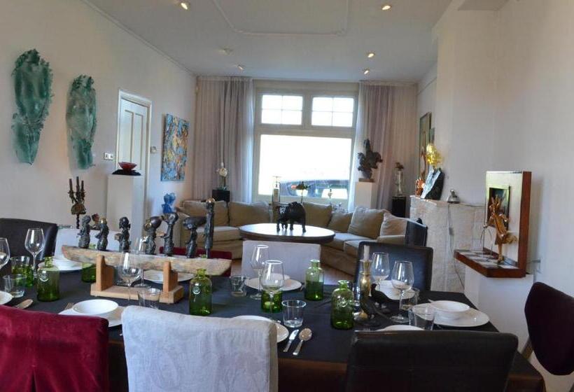 Art+bed And Breakfast