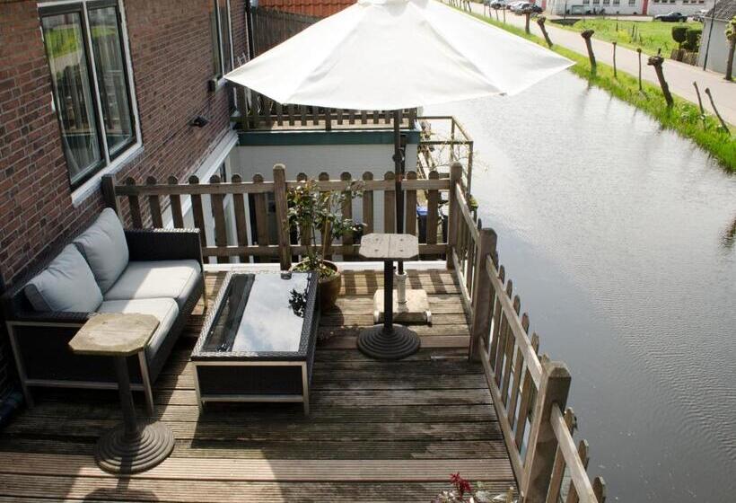 Art+bed And Breakfast