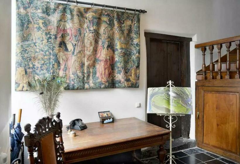 تختخواب و صبحانه Artagnan