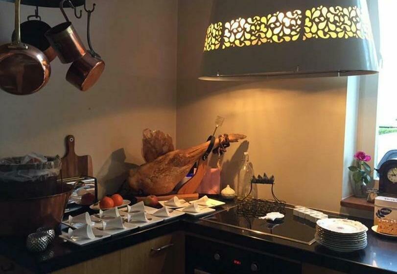 تختخواب و صبحانه Artagnan