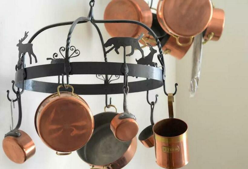 تختخواب و صبحانه Artagnan