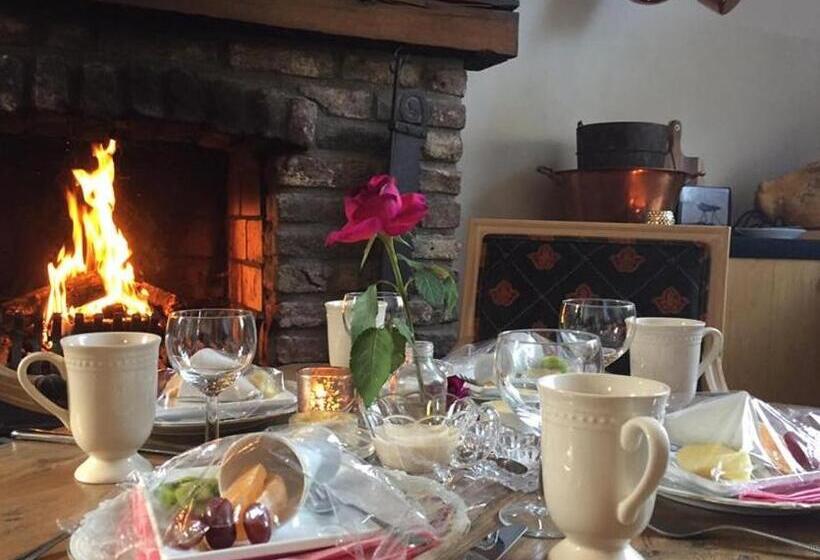 تختخواب و صبحانه Artagnan