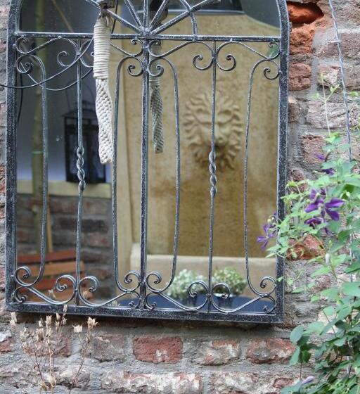 تختخواب و صبحانه Artagnan