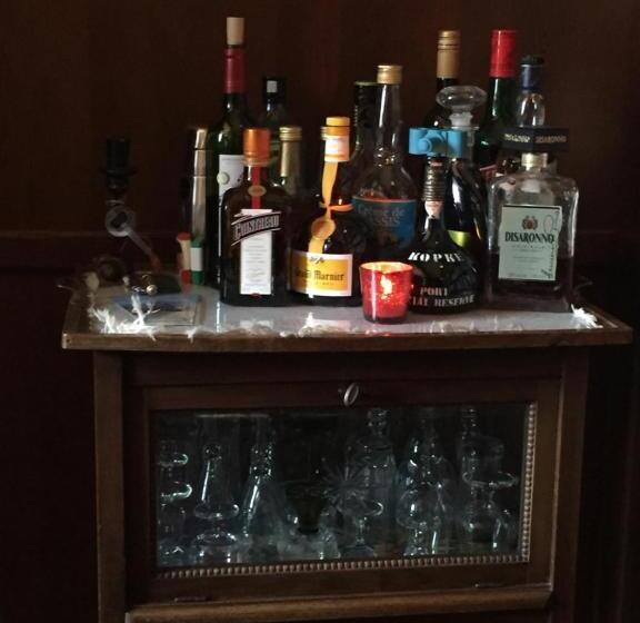 تختخواب و صبحانه Artagnan