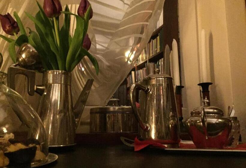 تختخواب و صبحانه Artagnan