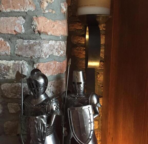 تختخواب و صبحانه Artagnan