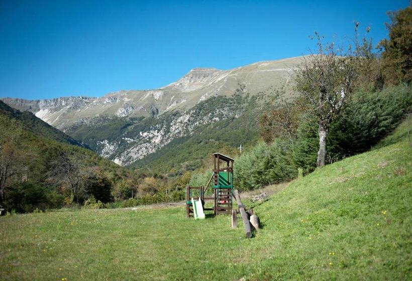 مبيت وإفطار La Baita Di Pilato