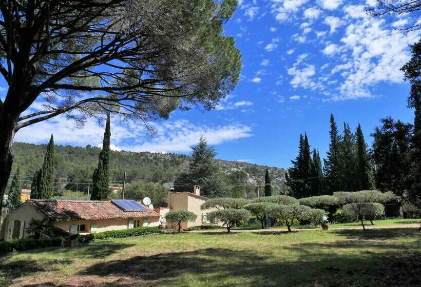 민박 Le Mas Des Oliviers