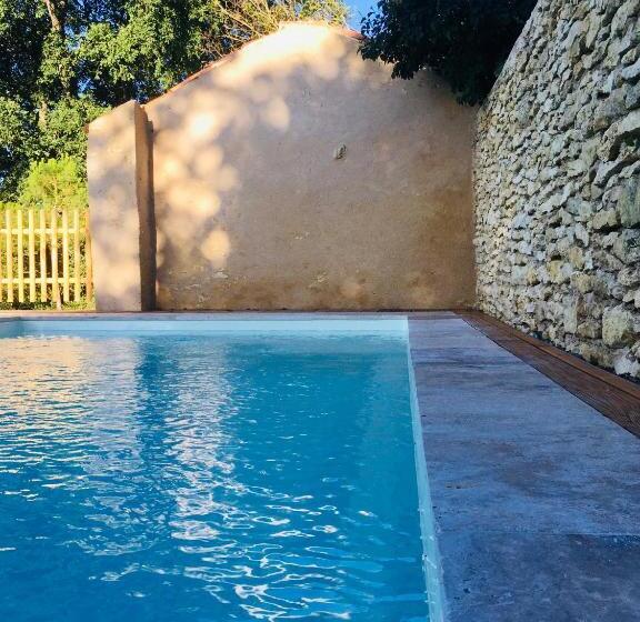 مبيت وإفطار Les Didascalies