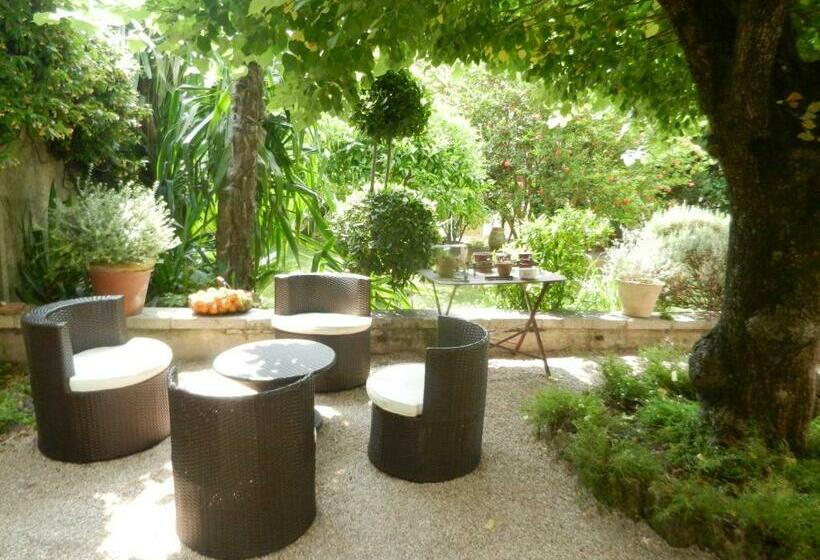 مبيت وإفطار Les Passiflores