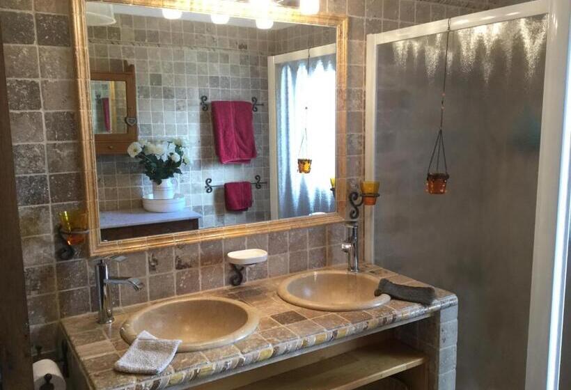 ベッドアンドブレックファースト Les Secrets Du Mistral