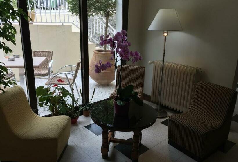 Отель Du Tourisme