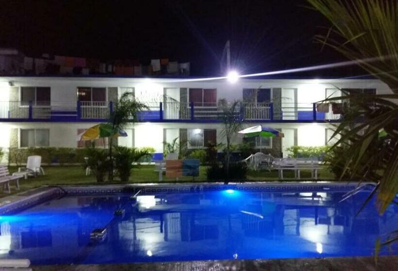 בית מלון כפרי Playa Krystal