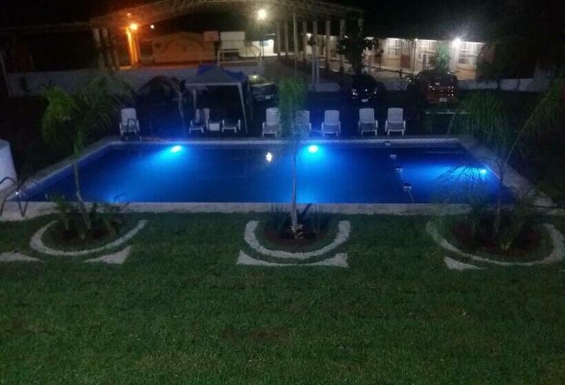 בית מלון כפרי Playa Krystal