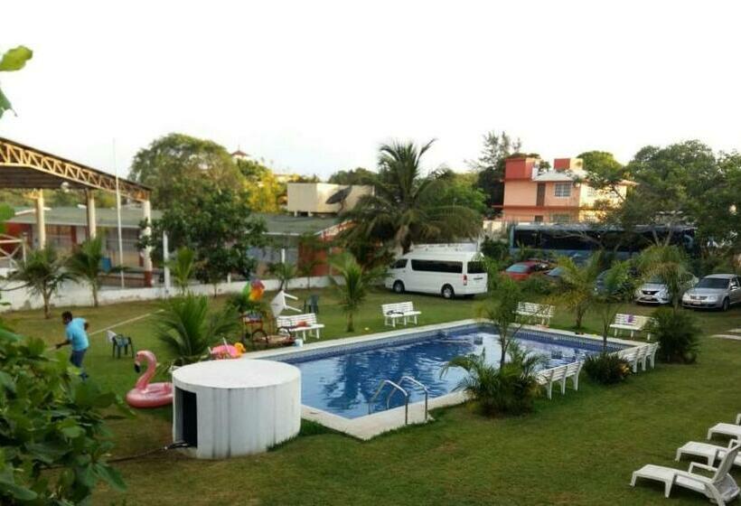 בית מלון כפרי Playa Krystal