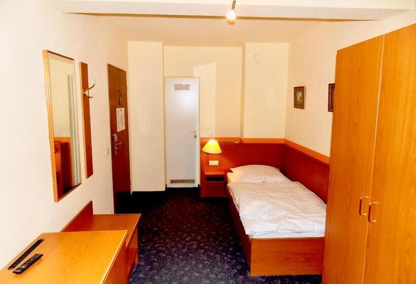 בית מלון כפרי Zur Post