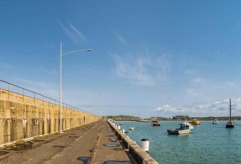 Logans Beach Apartments   The Loft