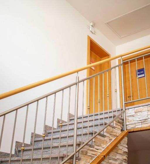 ペンション Boardinghouse Neuburg