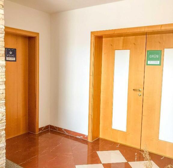 ペンション Boardinghouse Neuburg