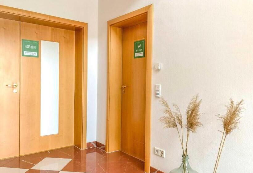 ペンション Boardinghouse Neuburg