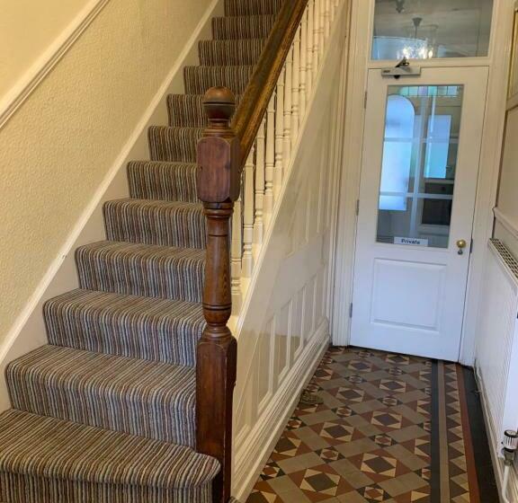 膳宿费 Bouvrie Guest House